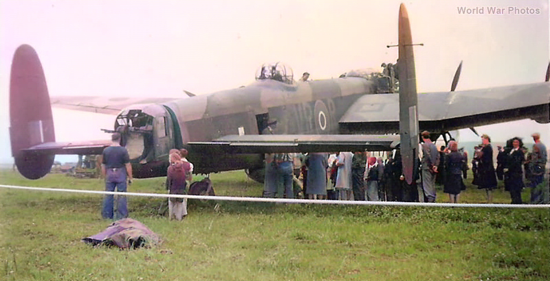 Lancaster KB734 crasht in tuin Buitenplaats Oirschot